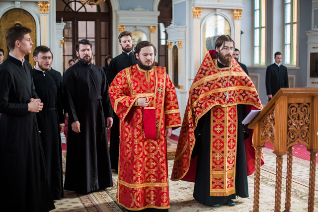 В Духовной Академии студенты совершили молебен святителю Николаю Сербскому