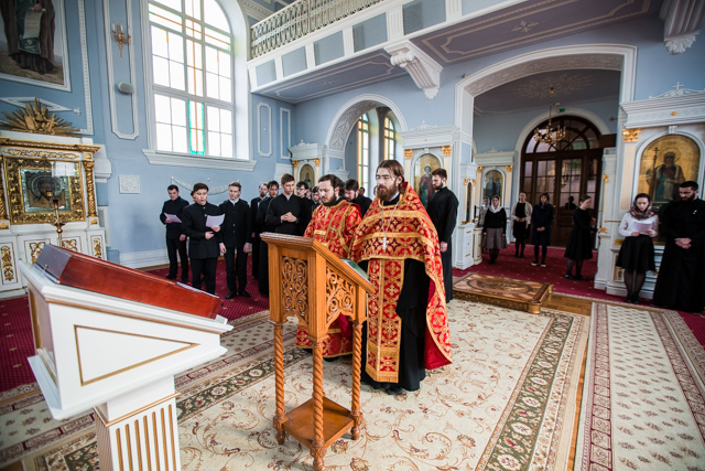 В Духовной Академии студенты совершили молебен святителю Николаю Сербскому