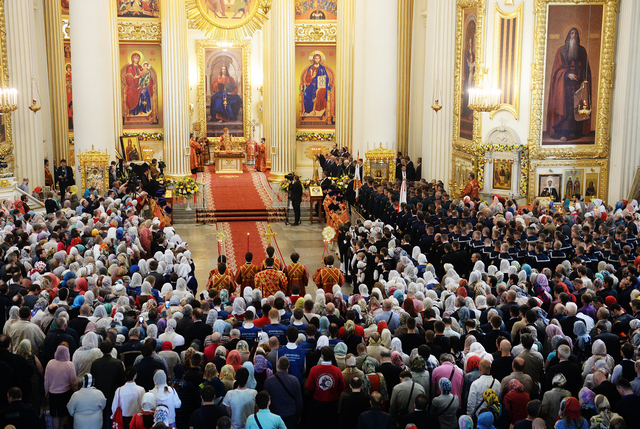 Архиепископ Амвросий принял участия в великом освящении Свято-Троицкого Измайловского собора Санкт-Петербурга