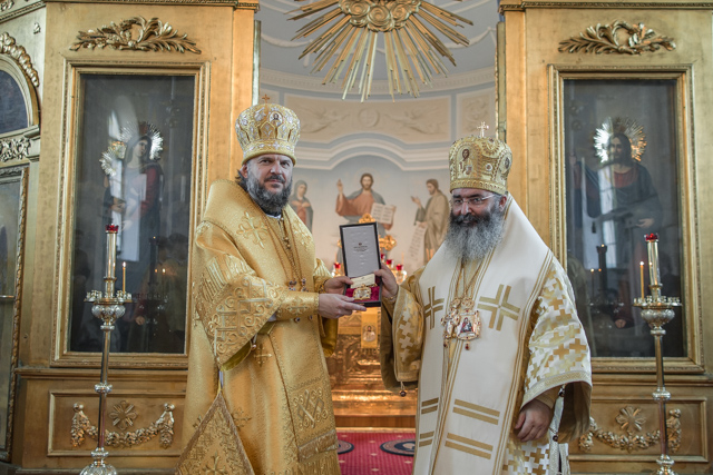 В Неделю Всех святых богослужения в храме Духовной Академии возглавил епископ Амафунтский Николай