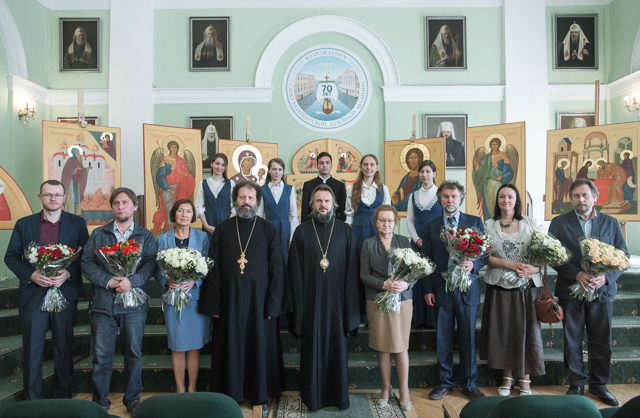 Выпускники Иконописного отделения написали иконы для монастырского иконостаса в Новгородской епархии