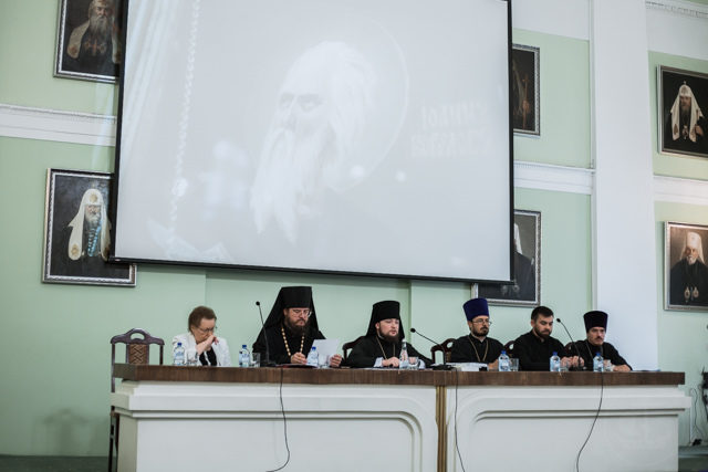 Епископ Серафим возглавил заседание Общего собрания и Учёного совета