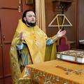 Епископ Петергофский Серафим совершил Божественную литургию в храме Воскресения Христова в Катыни