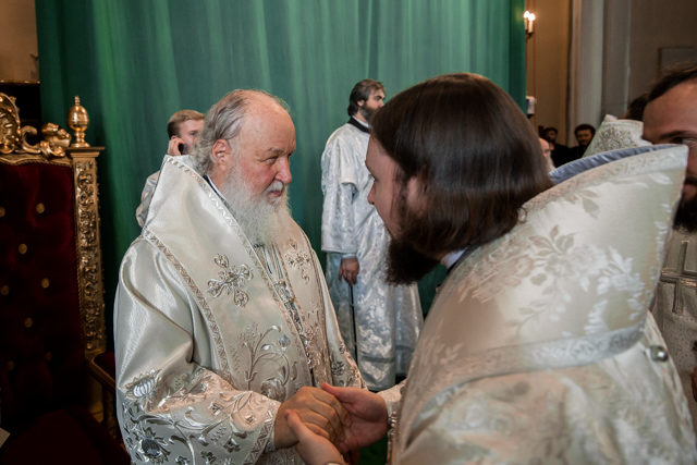 Ректор Духовной Академии сослужил Святейшему Патриарху Кириллу в Александро-Невской Лавре