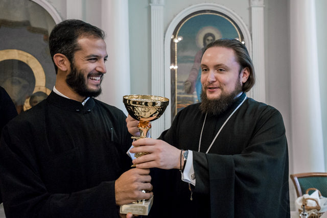 Епископ Серафим наградил победителей академических соревнований