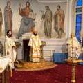 Епископ Петергофский Серафим совершил Божественную литургию в день отдания Рождества Христова